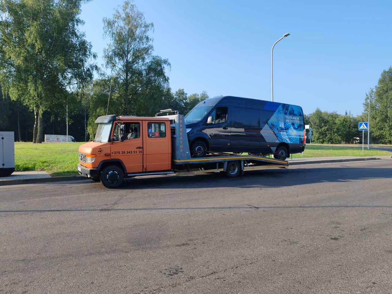 Погрузка автомобиля на эвакуатор